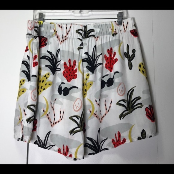 Monki cactus print high waisted shorts w/ pockets - Picture 2 of 6